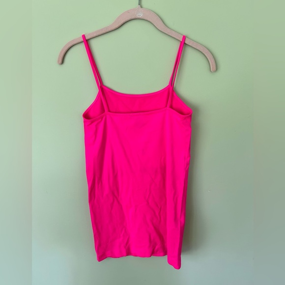 Amazon neon pink tank top camisole. Good material and very stretchy! One size - Picture 2 of 2